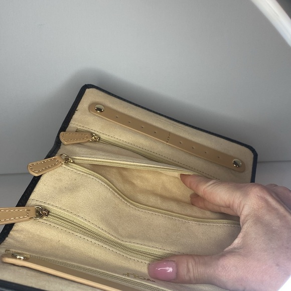 WOLF Chloé Jewelry Roll Black & Tan
Diamond Jewelry Wallet with Lusterloc NWT - Picture 9 of 13